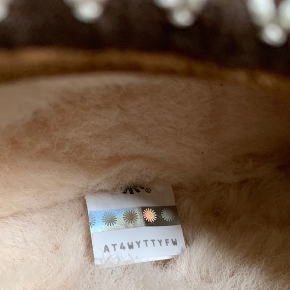 UGG Chestnut Tasman Slipper For Outdoor/Indoor Use - Picture 7 of 7